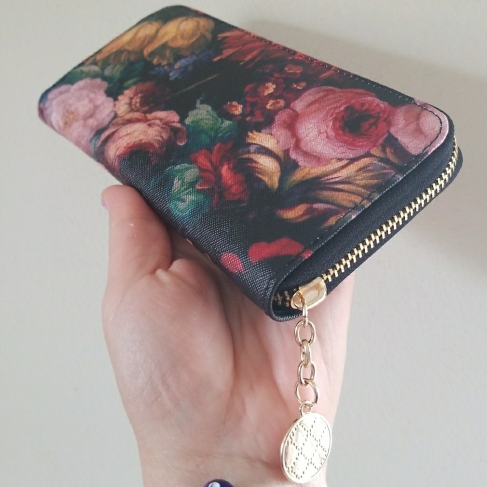 Gorgeous Floral Black Wallet - Picture 5 of 8
